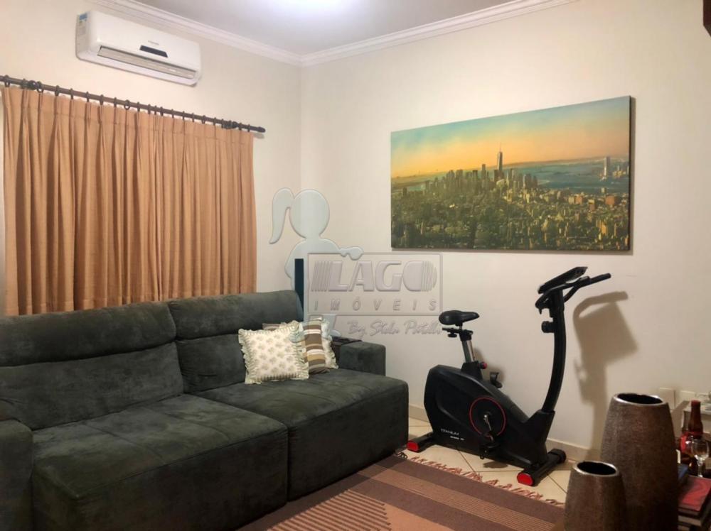 Comprar Casas / Padrão em Ribeirão Preto R$ 800.000,00 - Foto 1