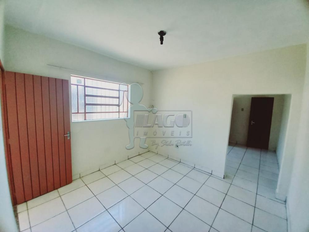 Alugar Casas / Padrão em Ribeirão Preto R$ 800,00 - Foto 2