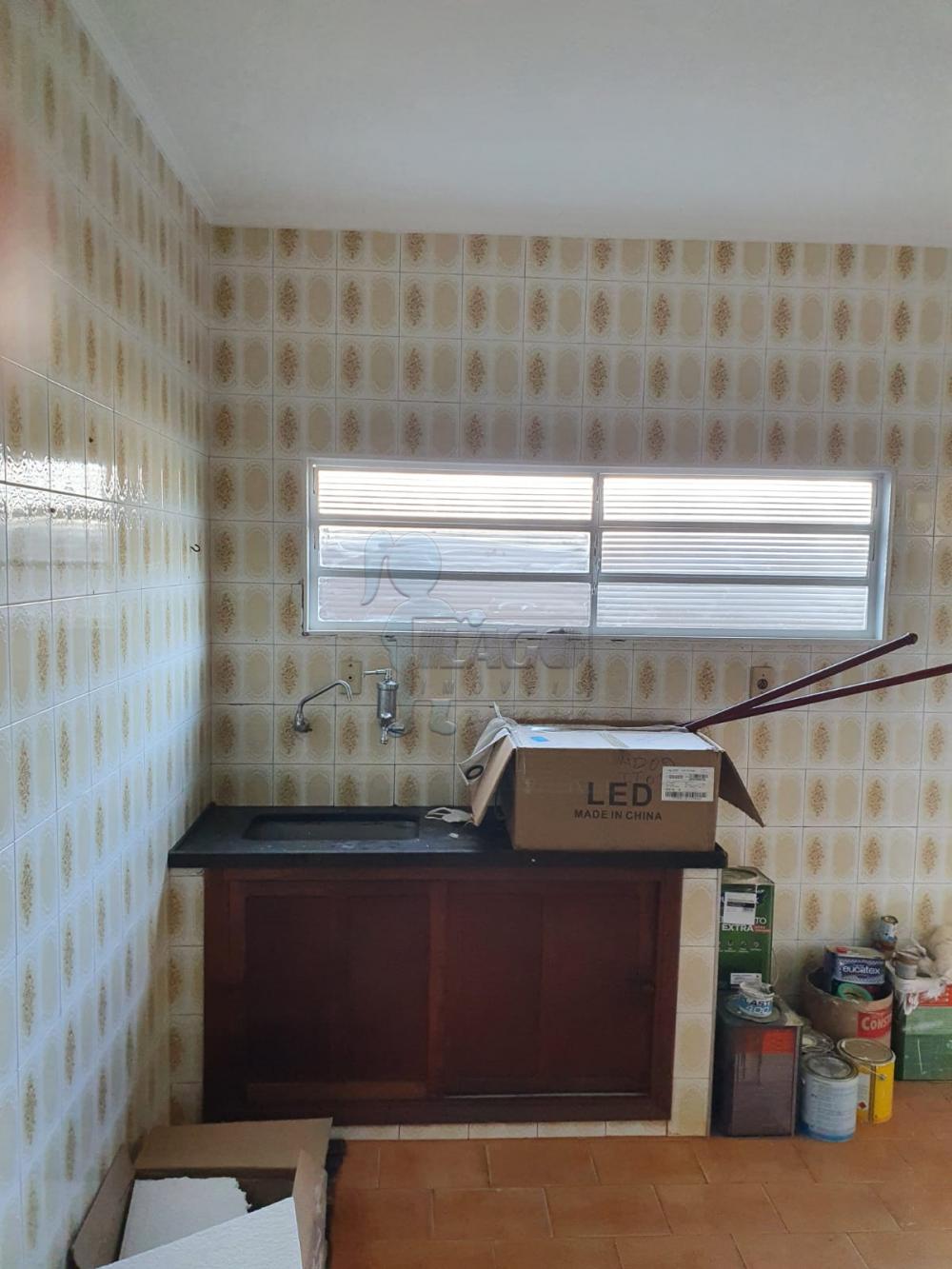 Alugar Casas / Padrão em Ribeirão Preto R$ 1.500,00 - Foto 4