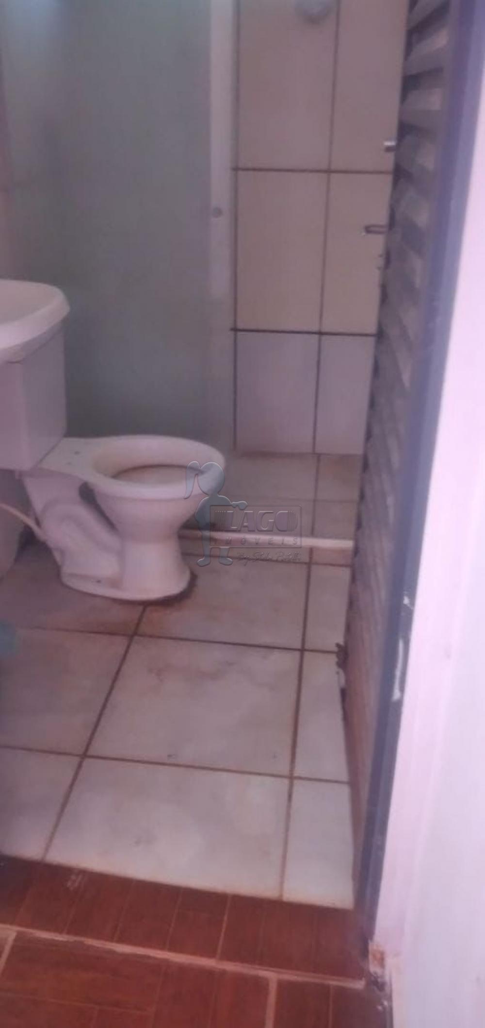 Alugar Casas / Padrão em Ribeirão Preto R$ 650,00 - Foto 5