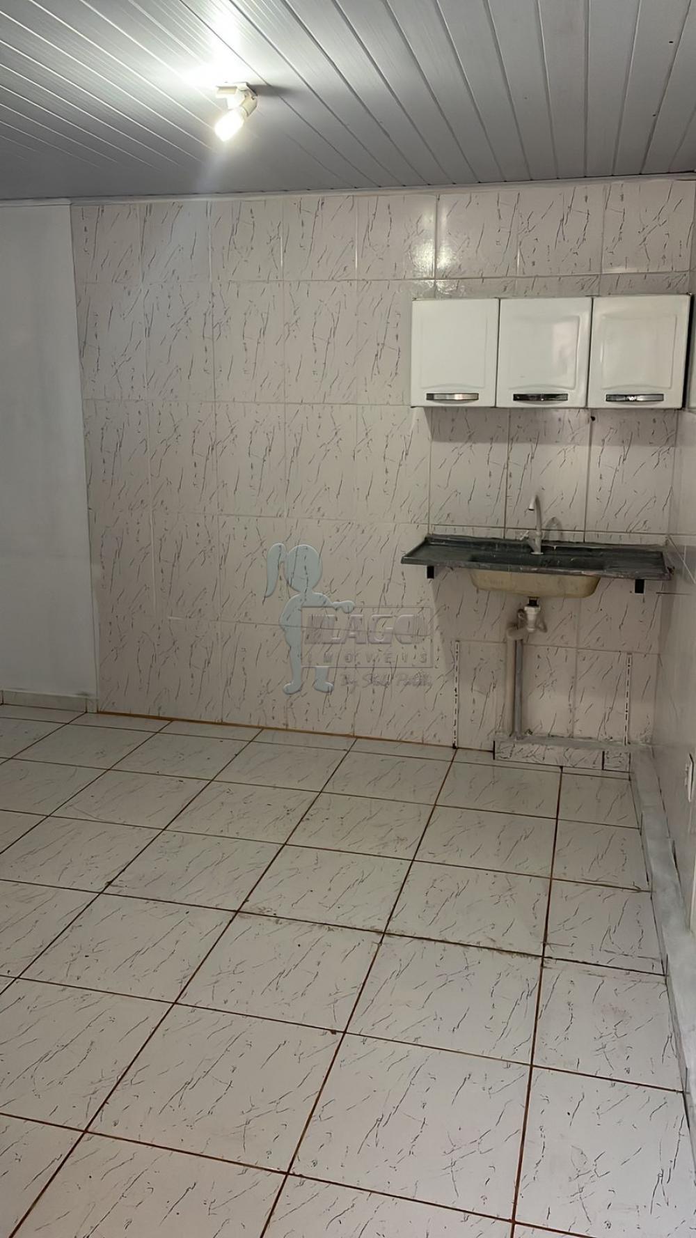 Alugar Casas / Padrão em Ribeirão Preto R$ 650,00 - Foto 8