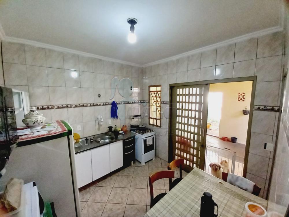 Alugar Casas / Padrão em Ribeirão Preto R$ 1.900,00 - Foto 3