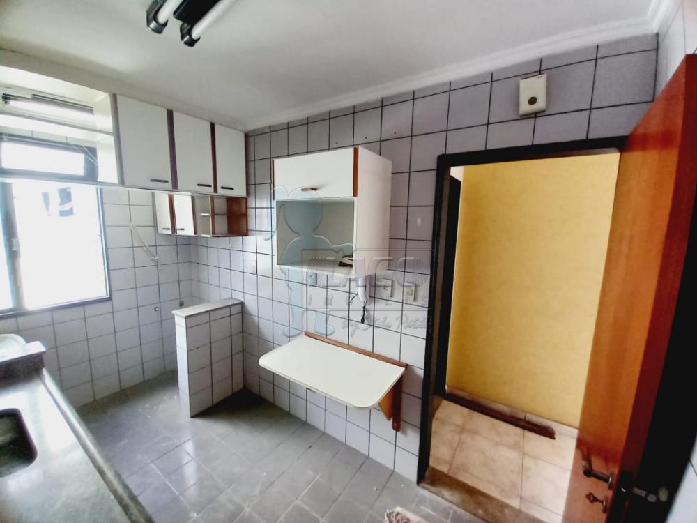 Alugar Apartamentos / Padrão em Ribeirão Preto R$ 700,00 - Foto 3