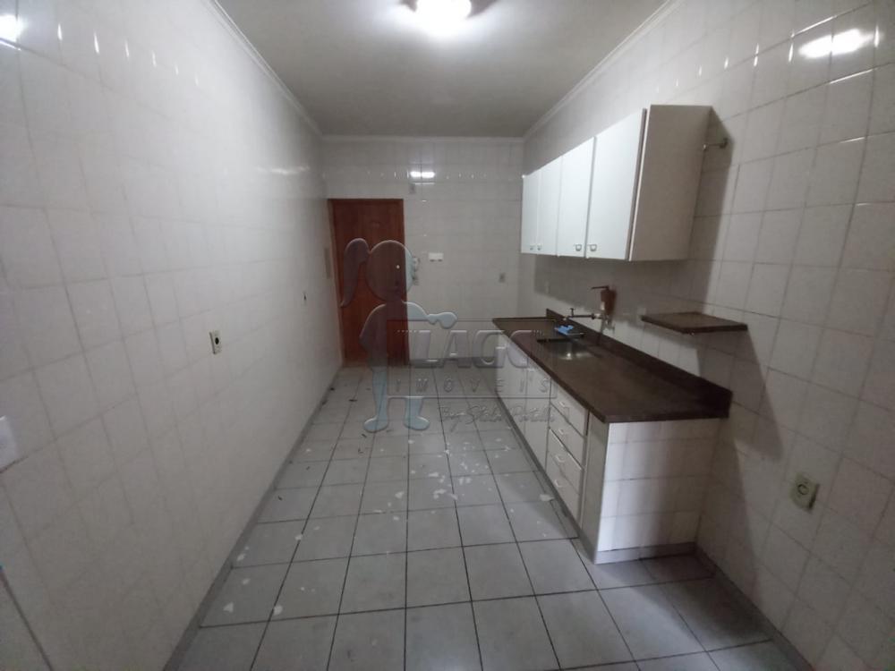 Alugar Apartamentos / Padrão em Ribeirão Preto R$ 900,00 - Foto 3