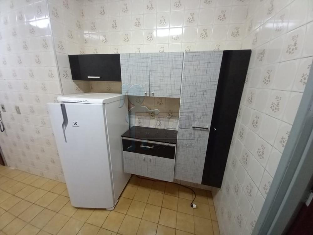 Alugar Apartamentos / Padrão em Ribeirão Preto R$ 1.100,00 - Foto 4