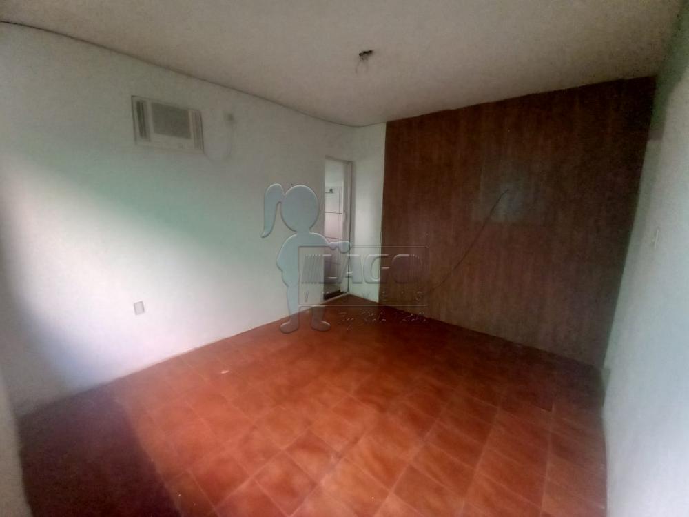 Alugar Casas / Padrão em Ribeirão Preto R$ 950,00 - Foto 2