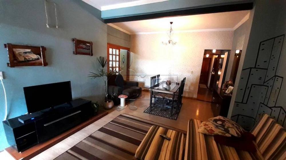 Alugar Casas / Padrão em Ribeirão Preto R$ 2.400,00 - Foto 1