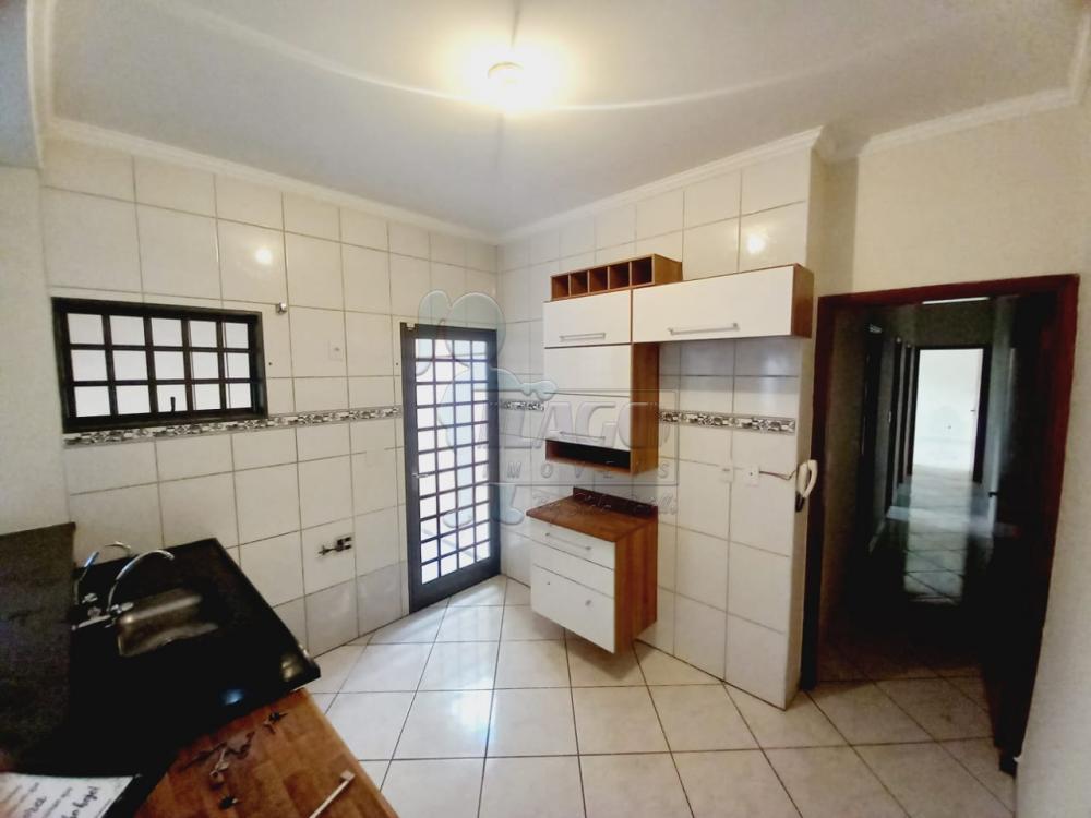 Alugar Casas / Padrão em Ribeirão Preto R$ 1.300,00 - Foto 13