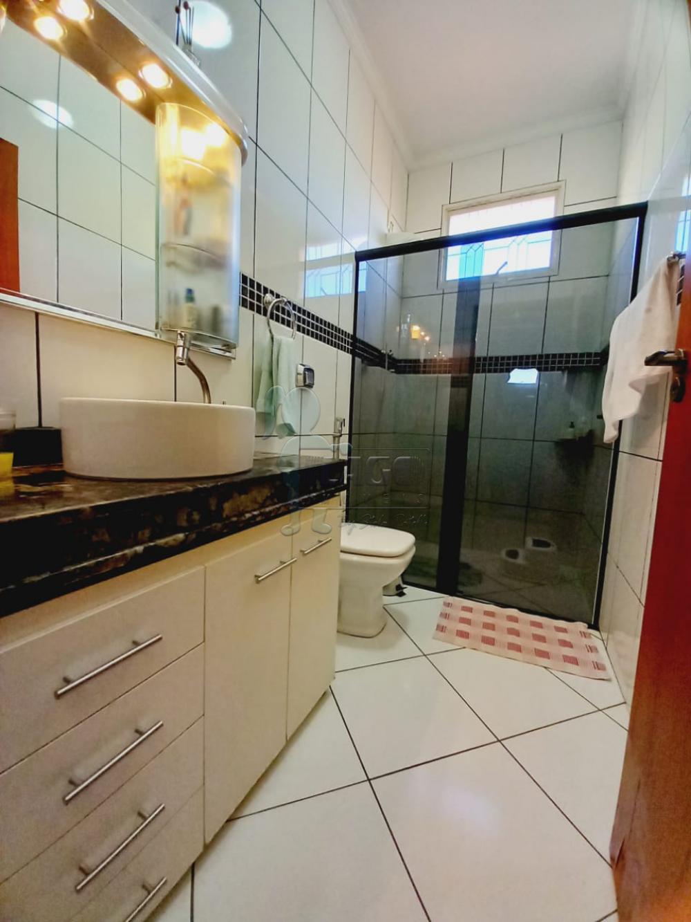 Alugar Casas / Padrão em Ribeirão Preto R$ 2.300,00 - Foto 14