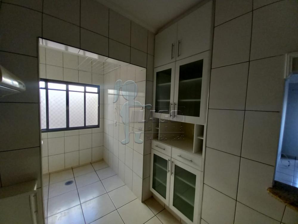 Alugar Apartamentos / Padrão em Ribeirão Preto R$ 900,00 - Foto 4