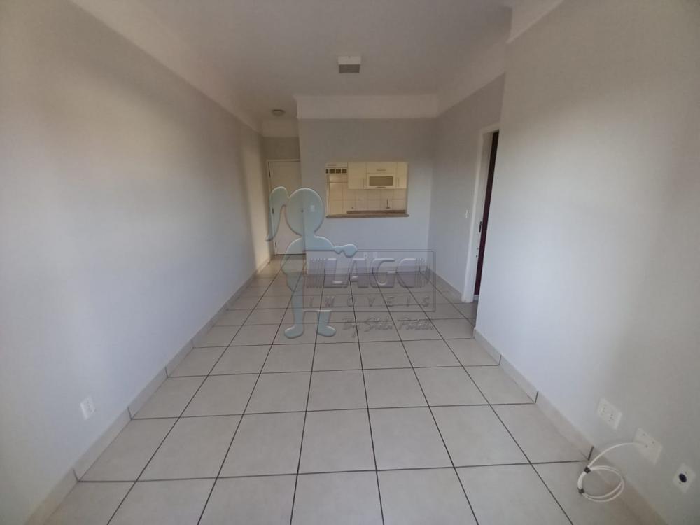 Alugar Apartamentos / Padrão em Ribeirão Preto R$ 900,00 - Foto 1