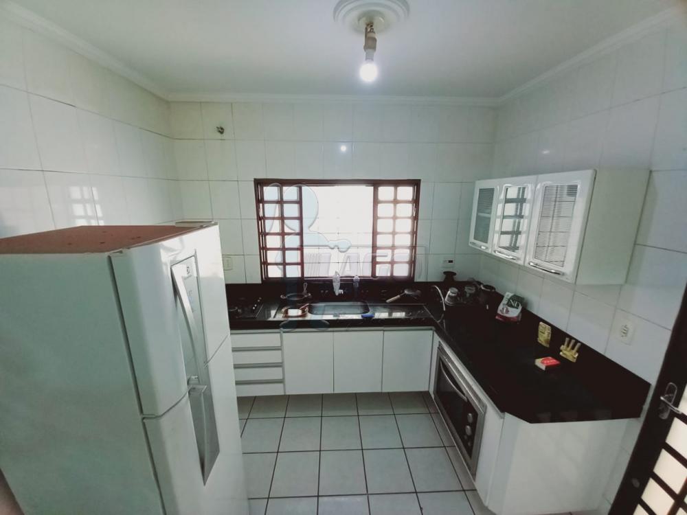 Alugar Casas / Padrão em Ribeirão Preto R$ 1.750,00 - Foto 4