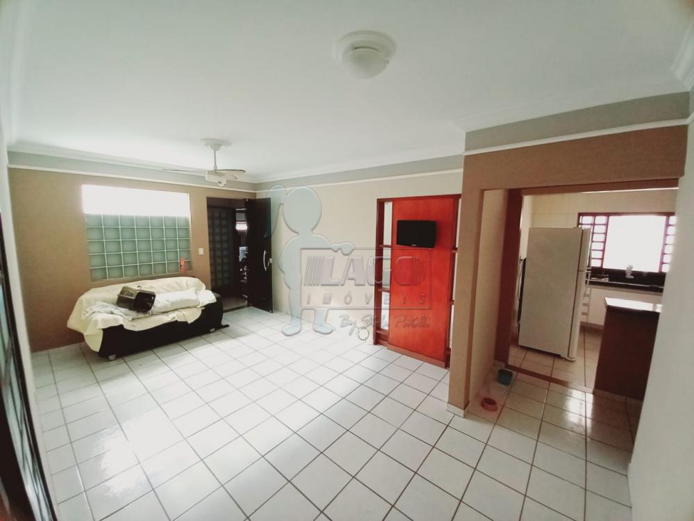 Alugar Casas / Padrão em Ribeirão Preto R$ 1.750,00 - Foto 2