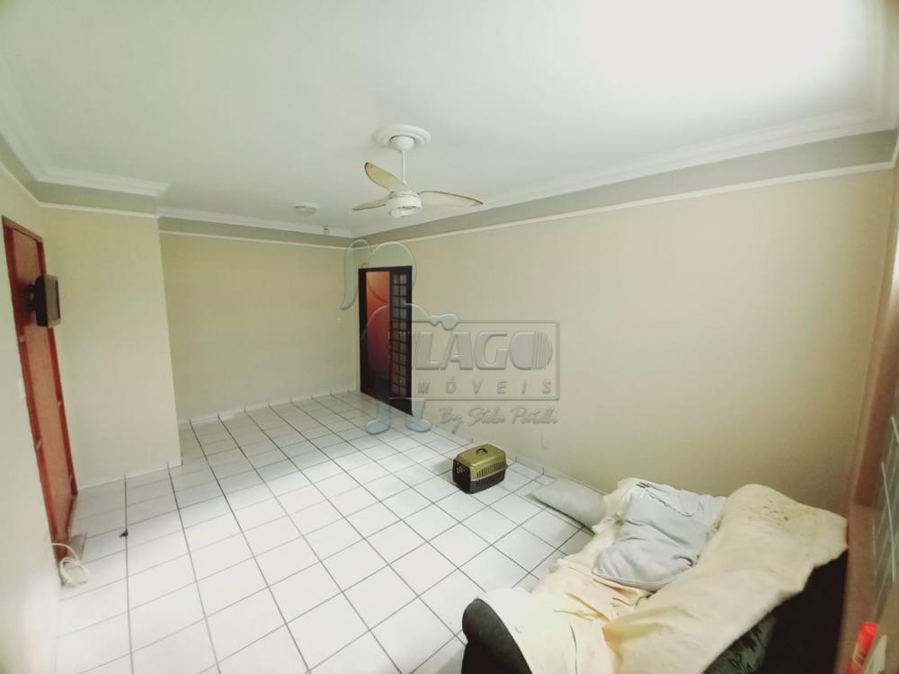 Alugar Casas / Padrão em Ribeirão Preto R$ 1.750,00 - Foto 1