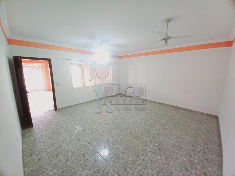 Alugar Casas / Padrão em Ribeirão Preto R$ 2.000,00 - Foto 1