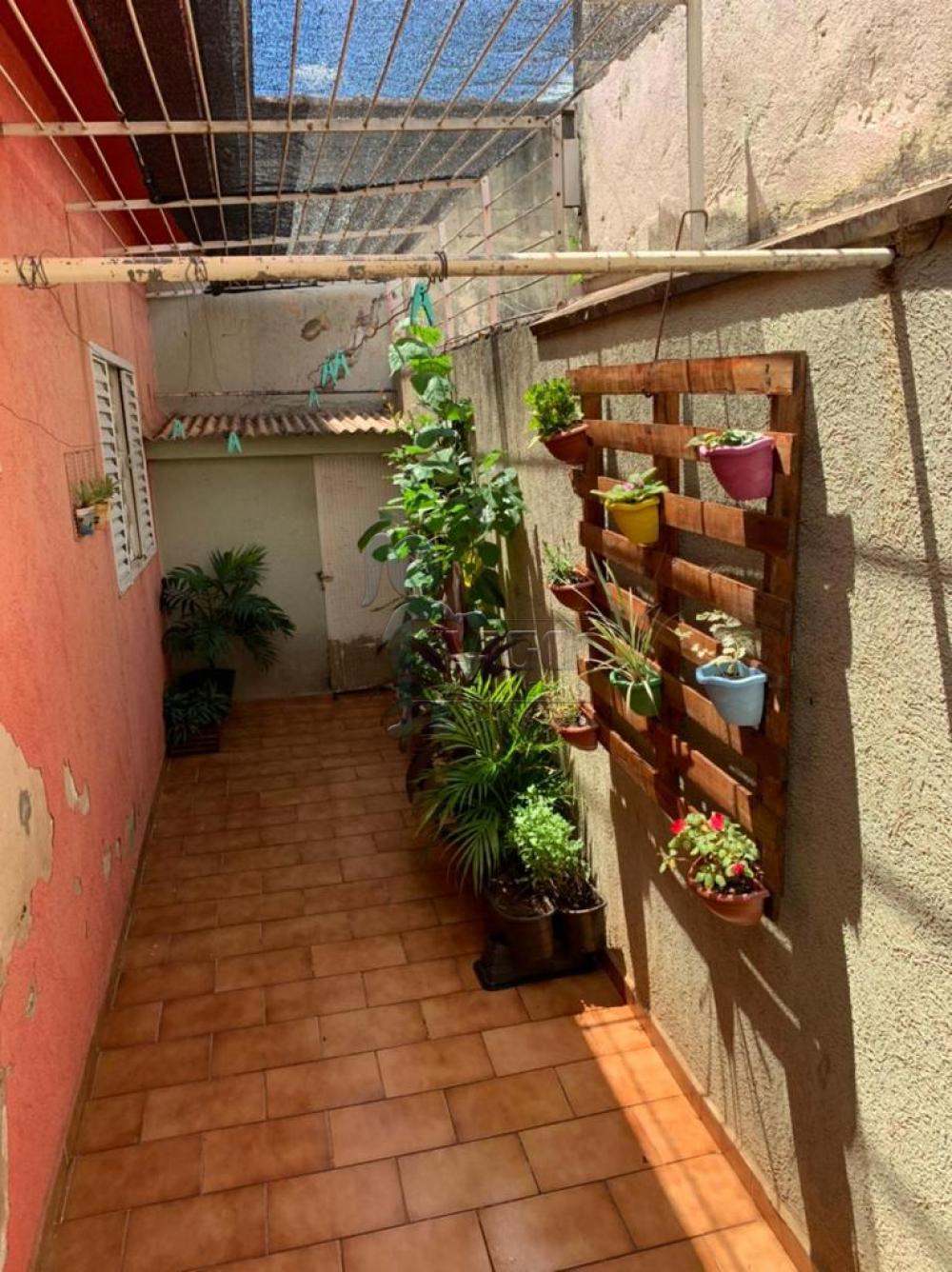 Comprar Casas / Padrão em Ribeirão Preto R$ 220.000,00 - Foto 3