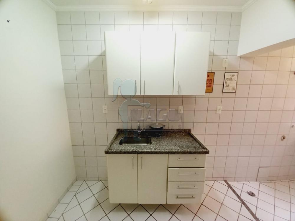 Alugar Apartamentos / Padrão em Ribeirão Preto R$ 850,00 - Foto 3