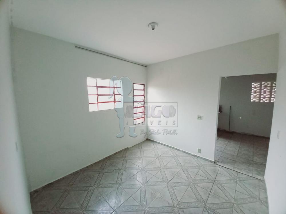 Alugar Casas / Padrão em Ribeirão Preto R$ 700,00 - Foto 1