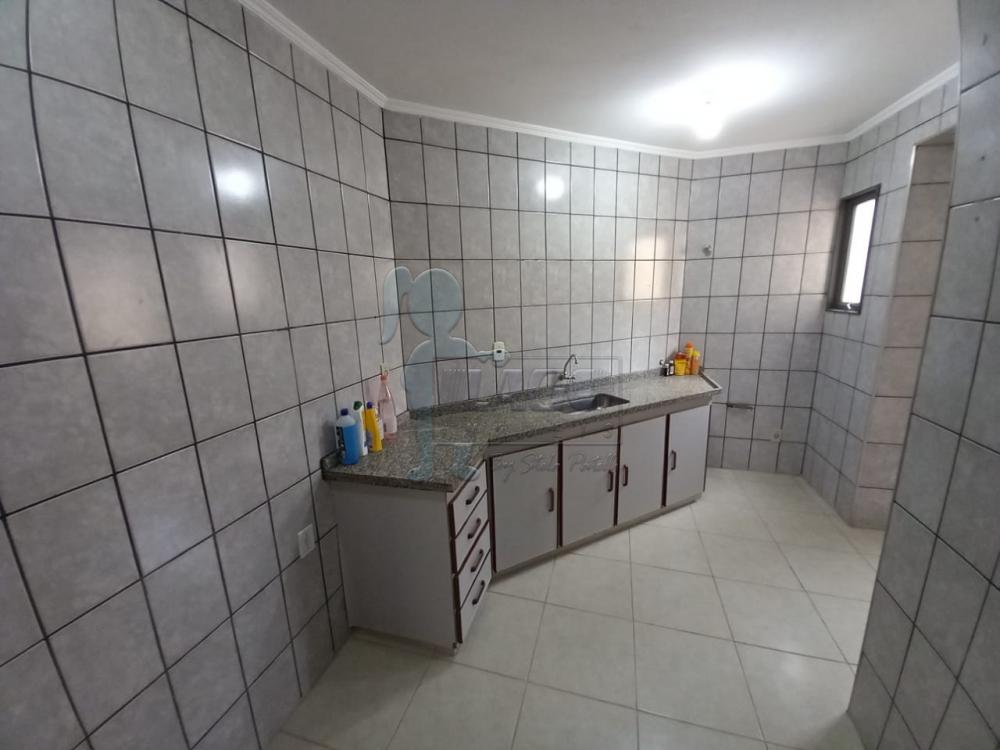 Alugar Apartamentos / Padrão em Ribeirão Preto R$ 1.600,00 - Foto 2