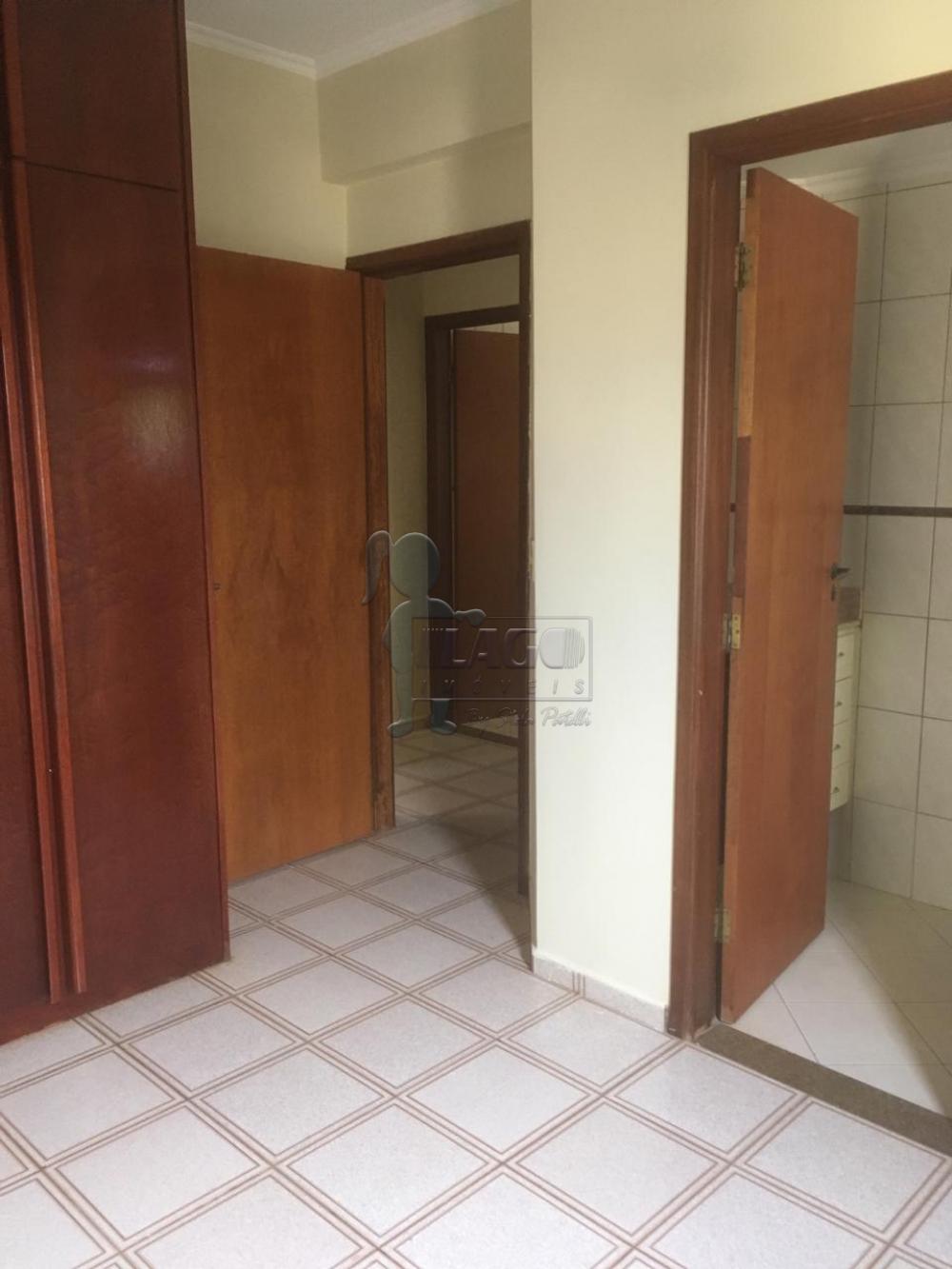 Alugar Apartamentos / Padrão em Ribeirão Preto R$ 1.400,00 - Foto 3