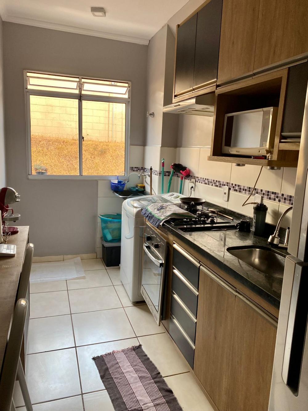 Alugar Apartamentos / Padrão em Ribeirão Preto R$ 1.150,00 - Foto 4