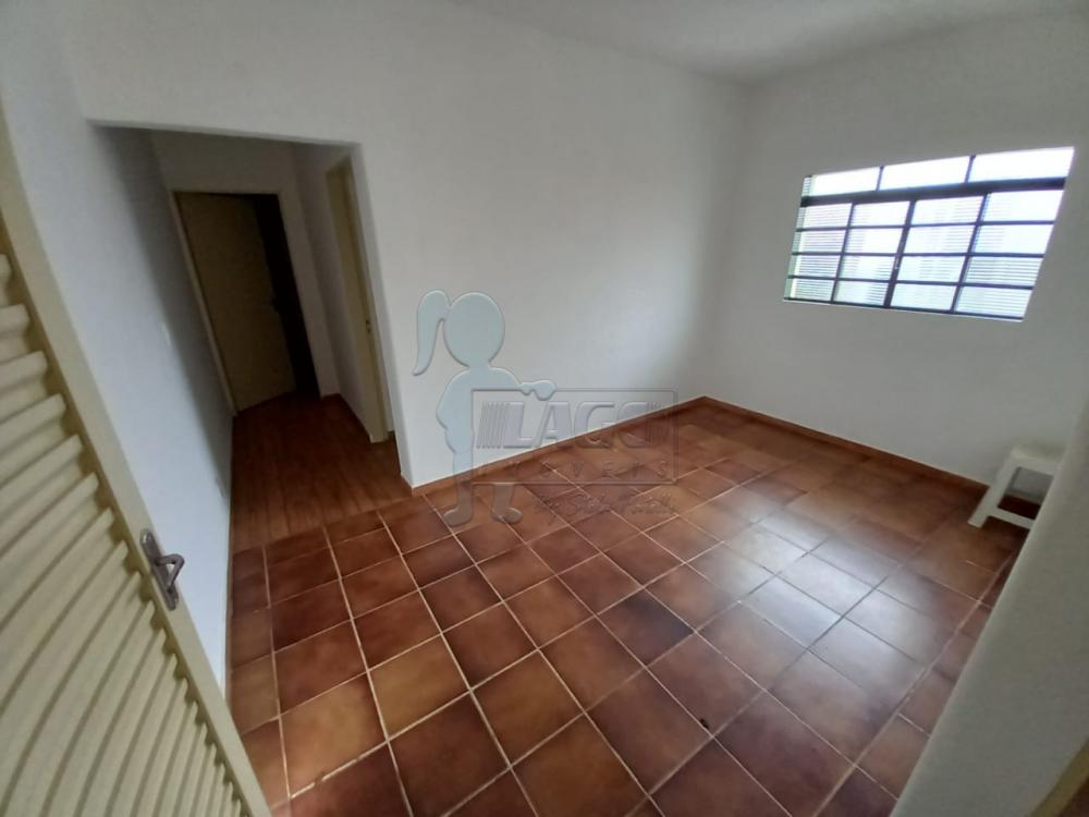 Alugar Casas / Padrão em Ribeirão Preto R$ 700,00 - Foto 2