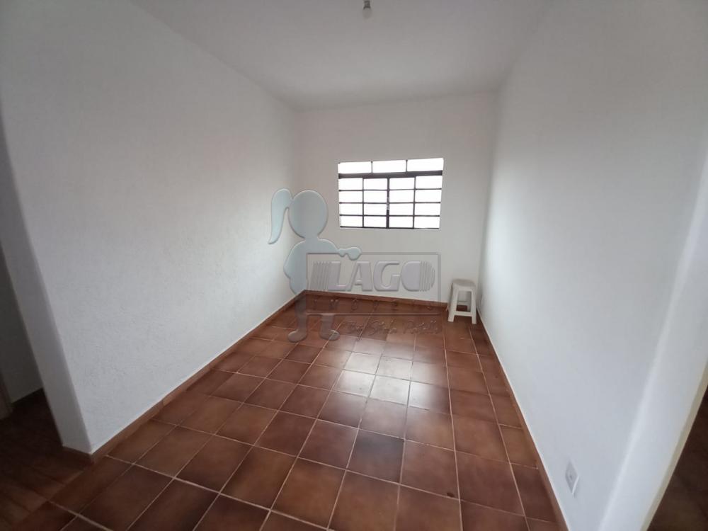 Alugar Casas / Padrão em Ribeirão Preto R$ 700,00 - Foto 1