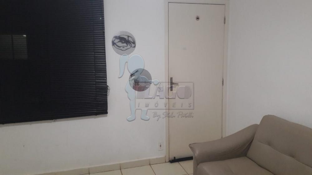 Alugar Apartamentos / Padrão em Ribeirão Preto R$ 750,00 - Foto 1