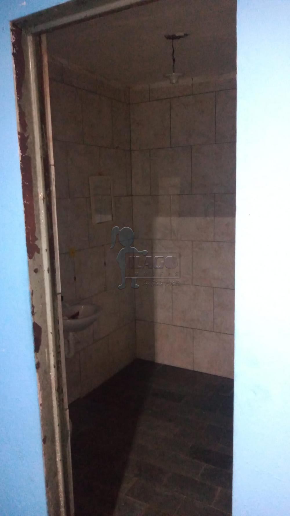 Alugar Casas / Padrão em Ribeirão Preto R$ 750,00 - Foto 4