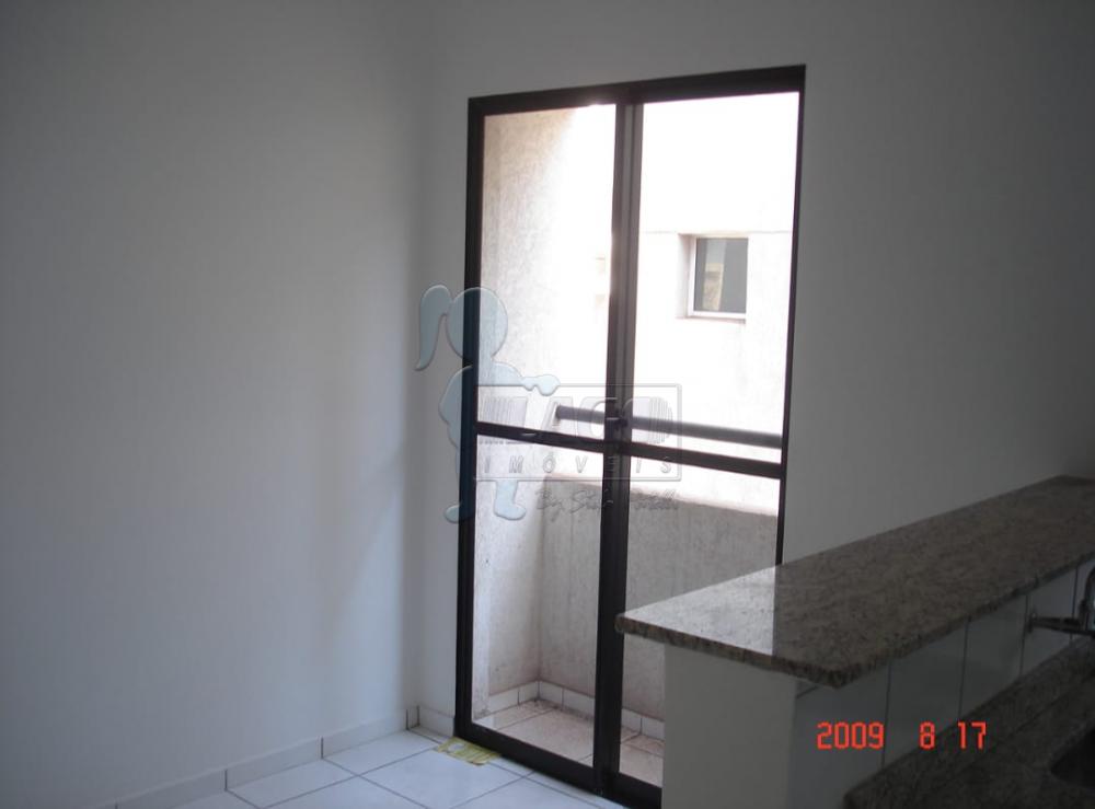 Alugar Apartamentos / Padrão em Ribeirão Preto R$ 1.300,00 - Foto 1