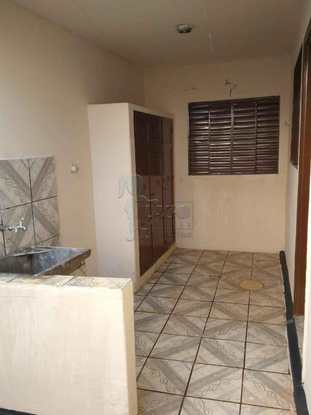 Alugar Casas / Padrão em Ribeirão Preto R$ 950,00 - Foto 9