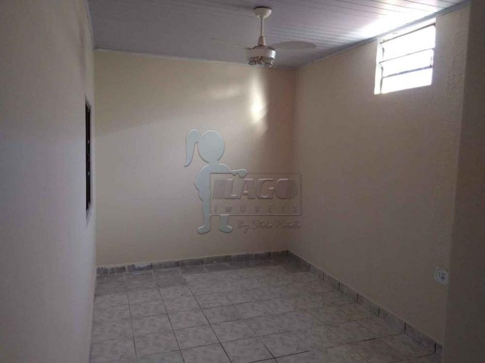 Alugar Casas / Padrão em Ribeirão Preto R$ 950,00 - Foto 3