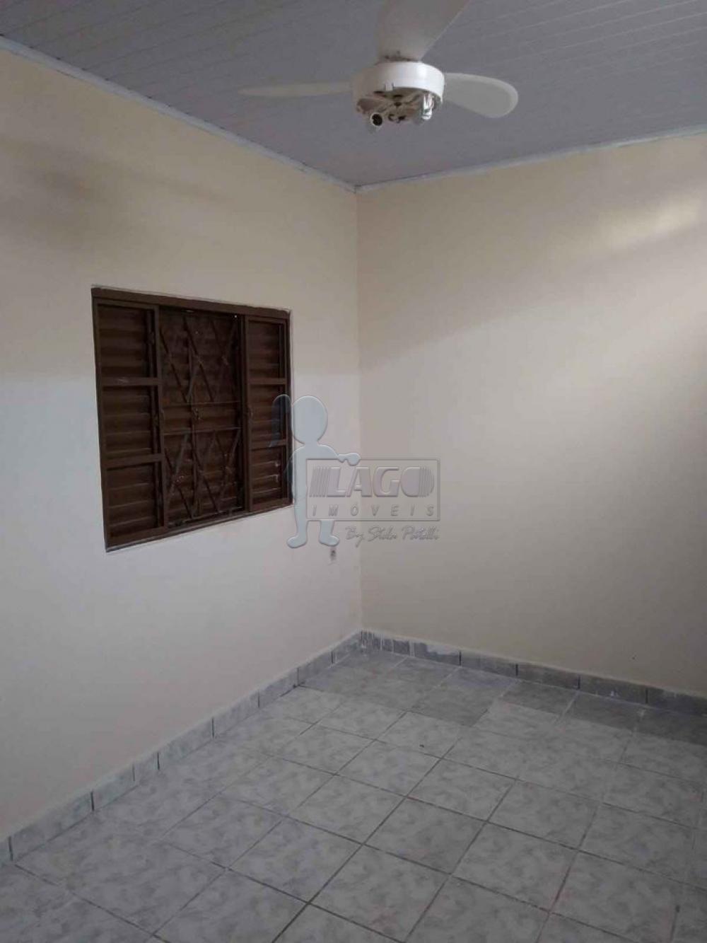 Alugar Casas / Padrão em Ribeirão Preto R$ 950,00 - Foto 2