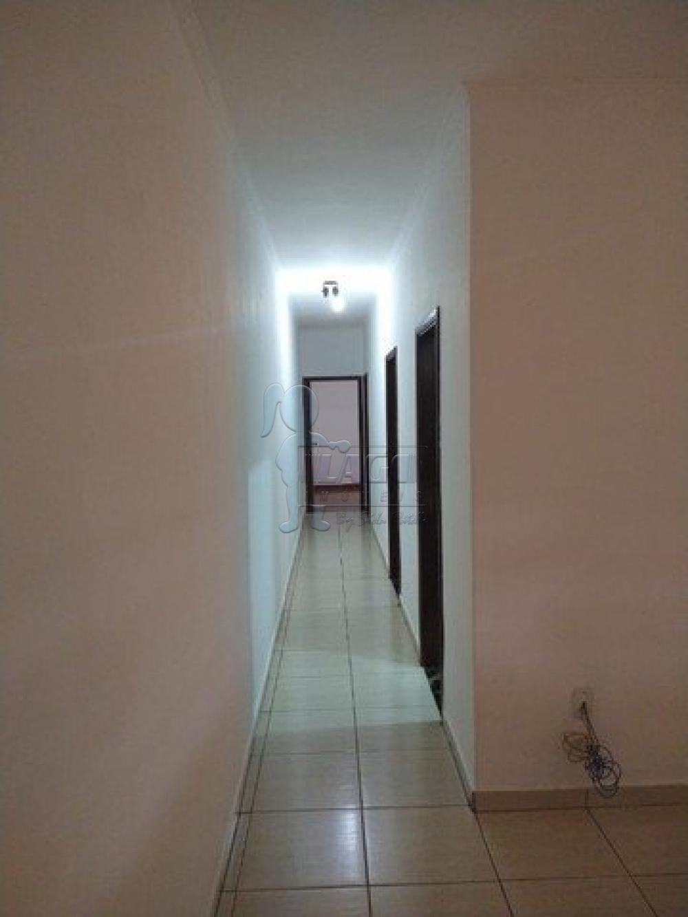 Alugar Casas / Padrão em Ribeirão Preto R$ 1.200,00 - Foto 4