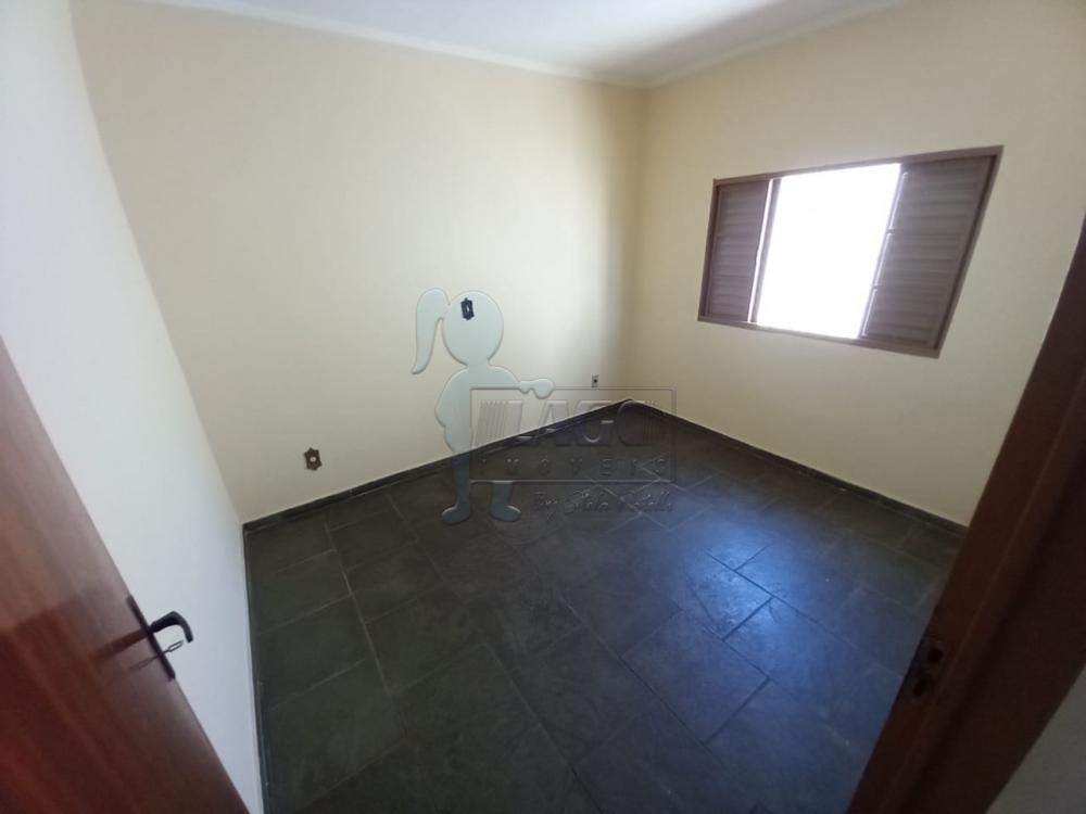 Alugar Casas / Padrão em Ribeirão Preto R$ 1.100,00 - Foto 4