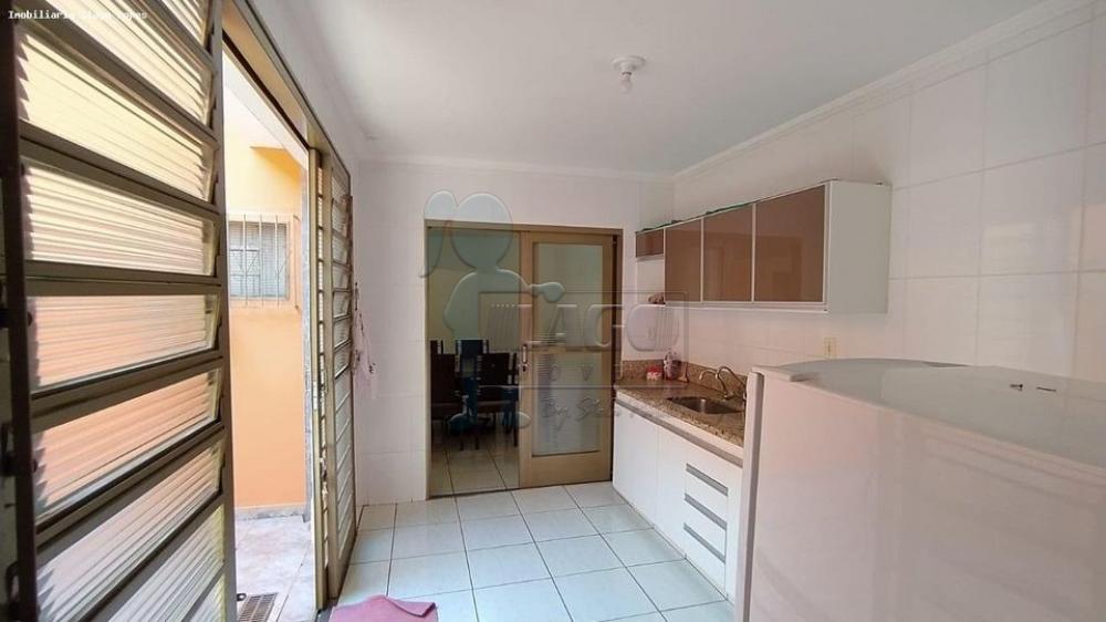 Alugar Casas / Padrão em Ribeirão Preto R$ 1.750,00 - Foto 11