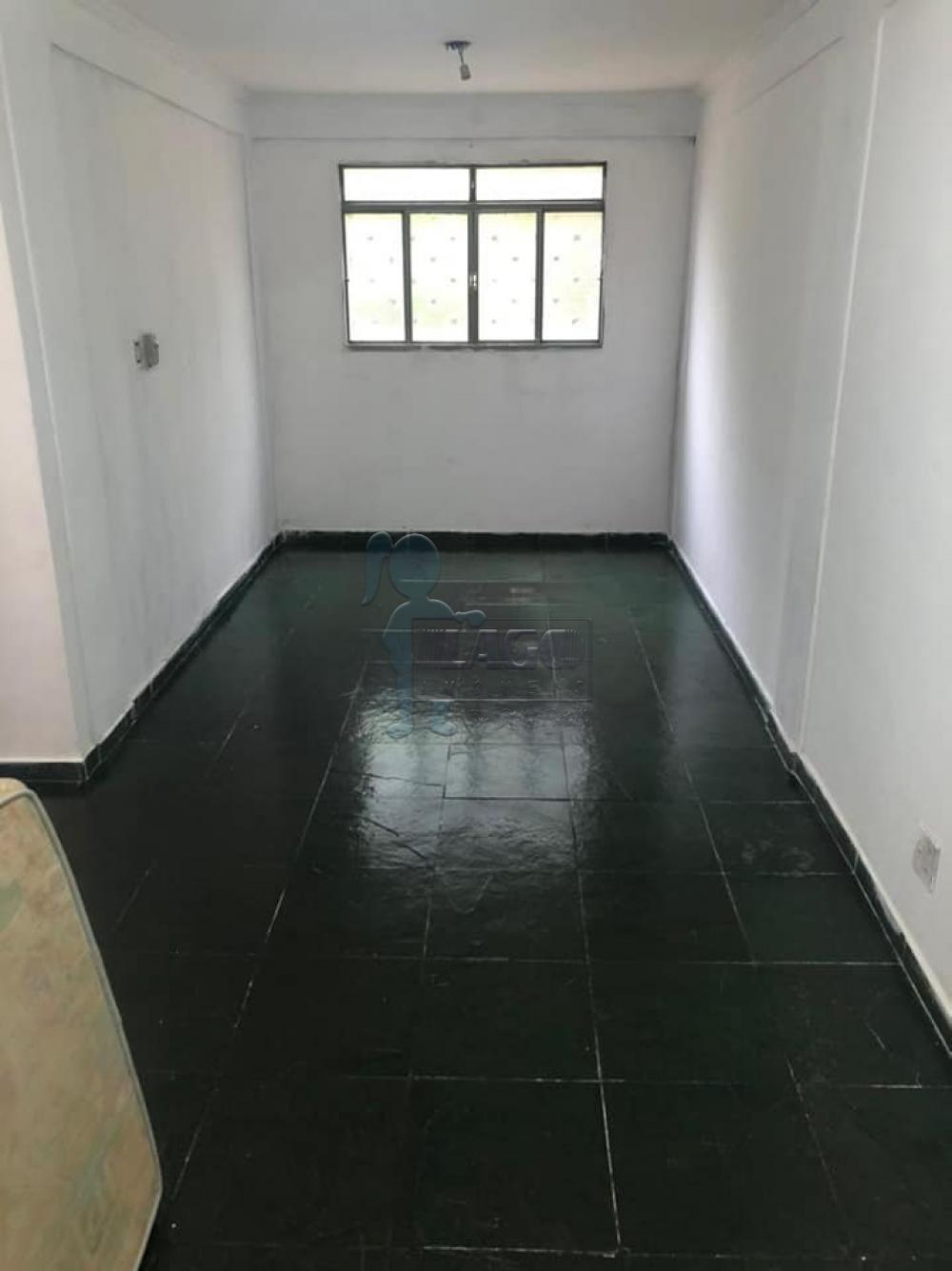 Alugar Apartamentos / Padrão em Ribeirão Preto R$ 950,00 - Foto 1