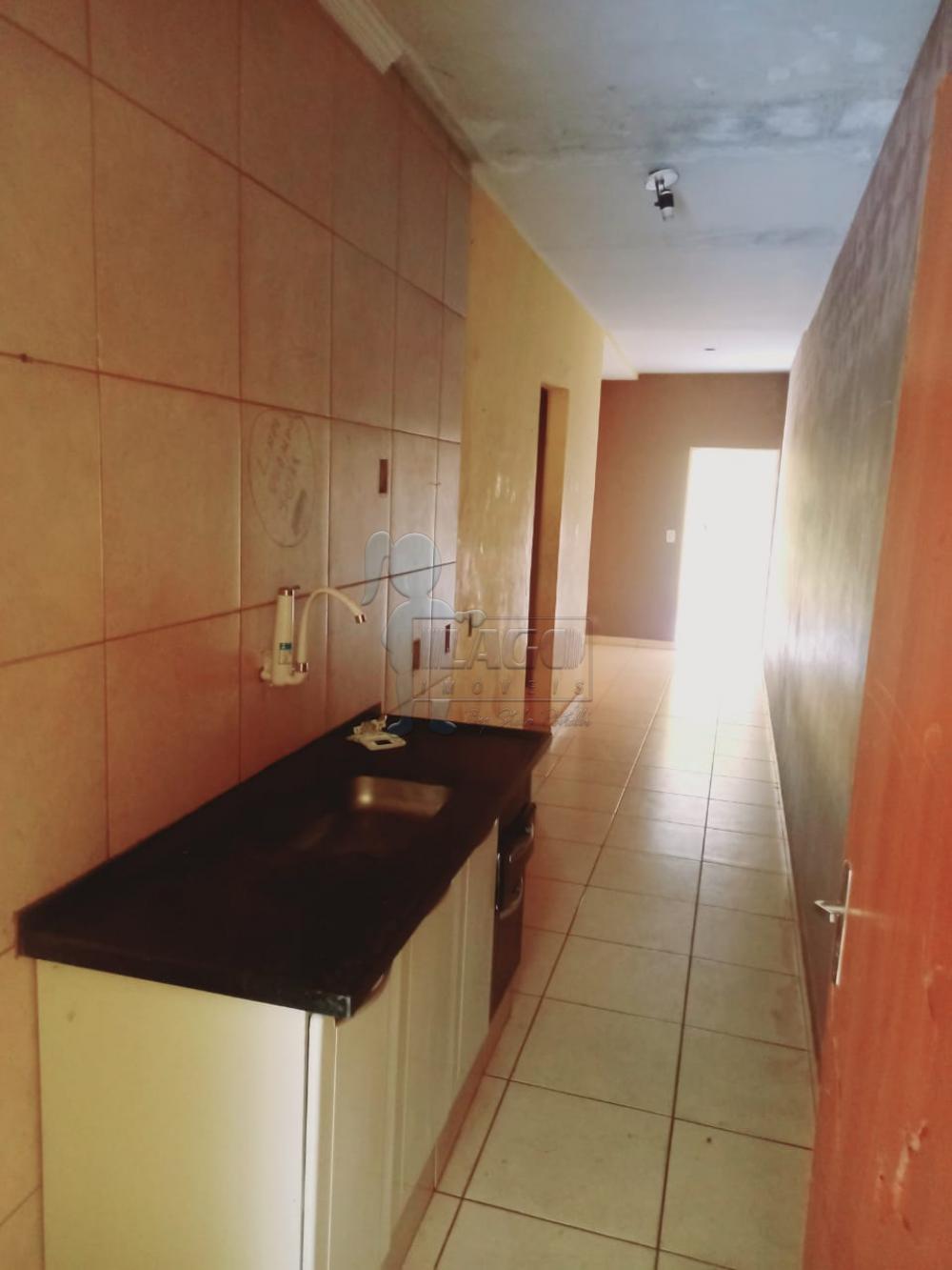 Alugar Casas / Padrão em Ribeirão Preto R$ 850,00 - Foto 4