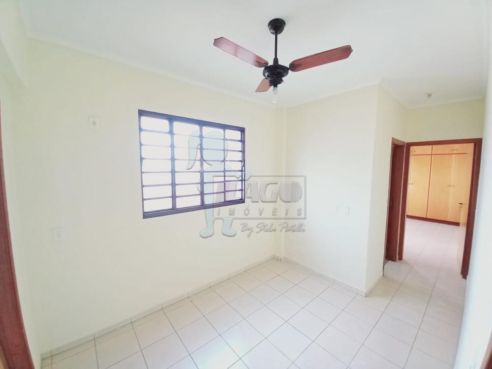 Alugar Apartamentos / Padrão em Ribeirão Preto R$ 850,00 - Foto 2