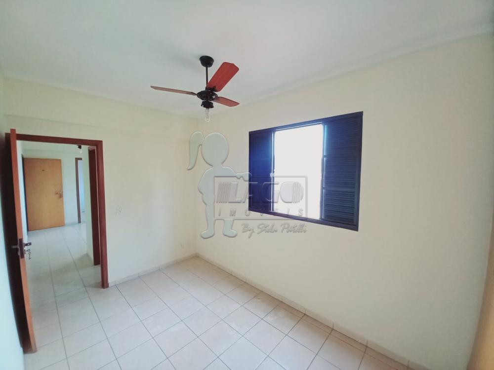 Alugar Apartamentos / Padrão em Ribeirão Preto R$ 850,00 - Foto 1