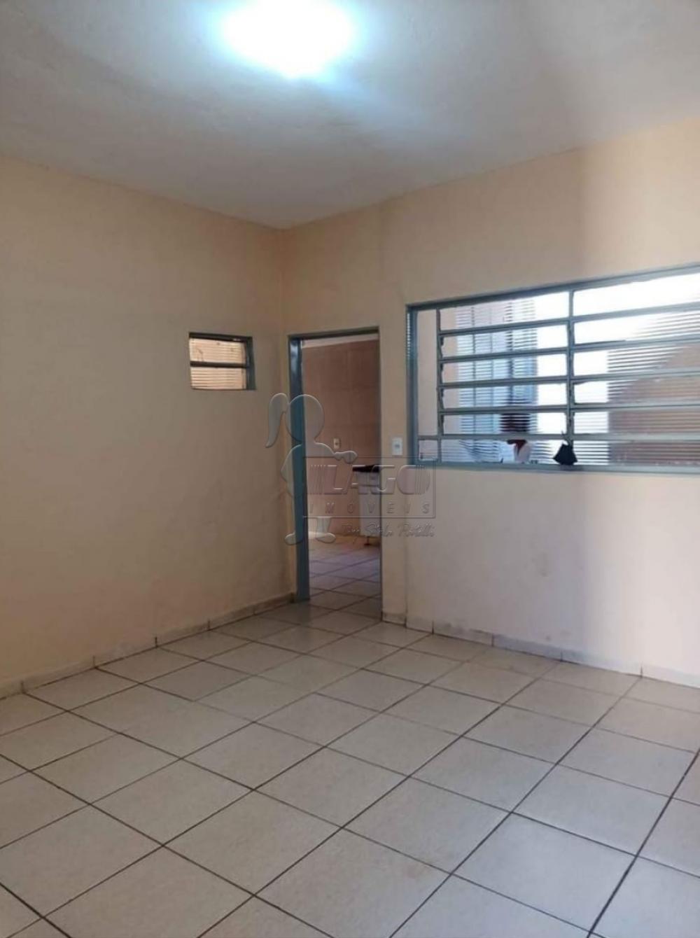 Alugar Casas / Padrão em Ribeirão Preto R$ 800,00 - Foto 1