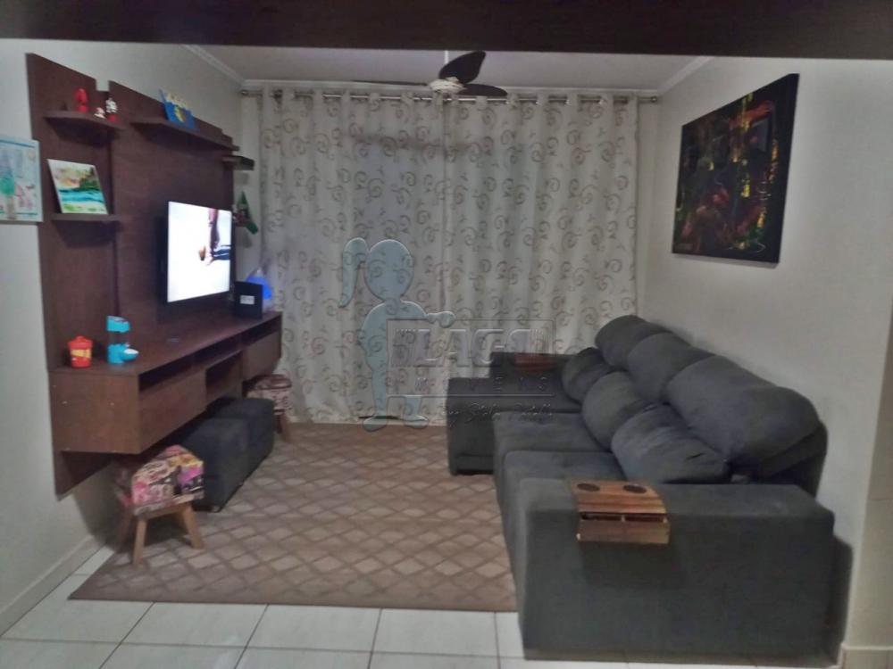 Alugar Apartamentos / Padrão em Ribeirão Preto R$ 1.400,00 - Foto 1