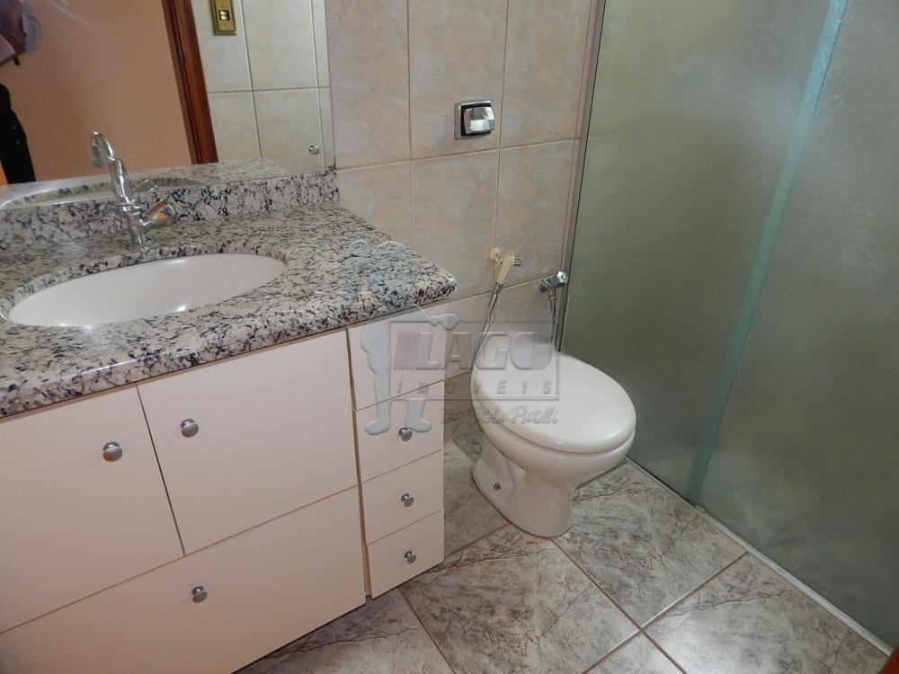 Alugar Casas / Padrão em Ribeirão Preto R$ 1.800,00 - Foto 16