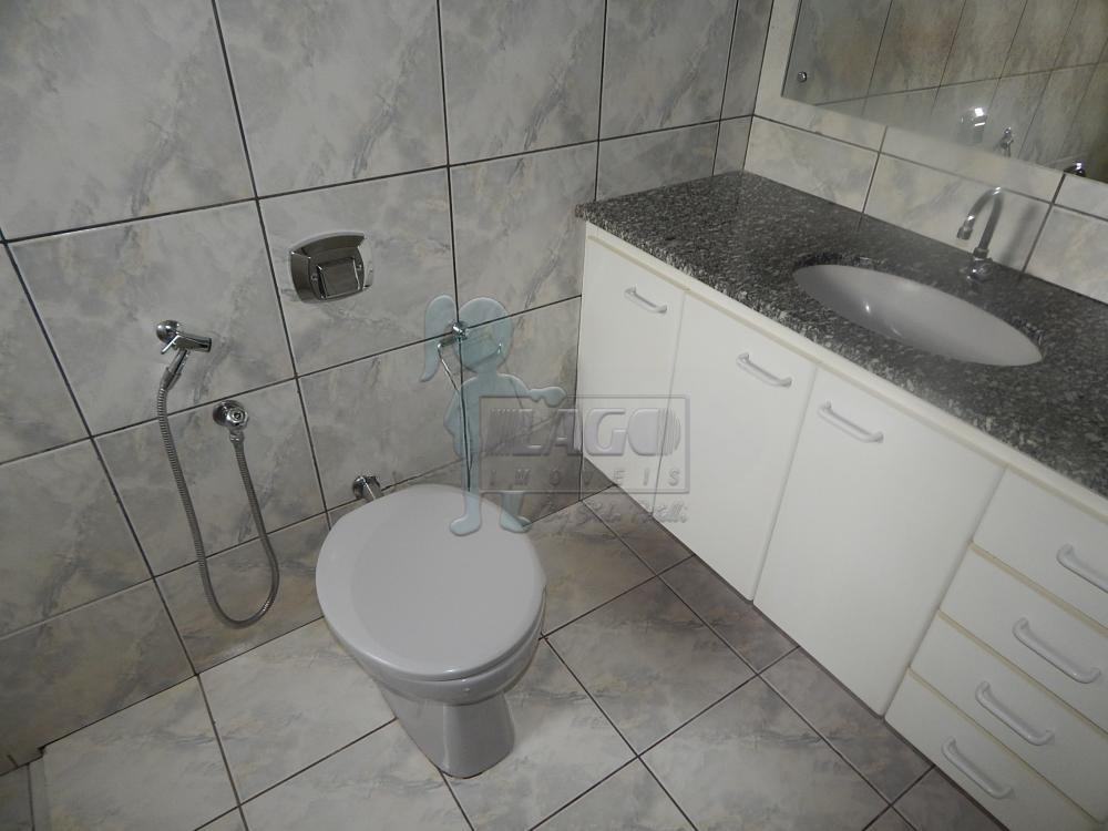 Alugar Casas / Padrão em Ribeirão Preto R$ 1.800,00 - Foto 17