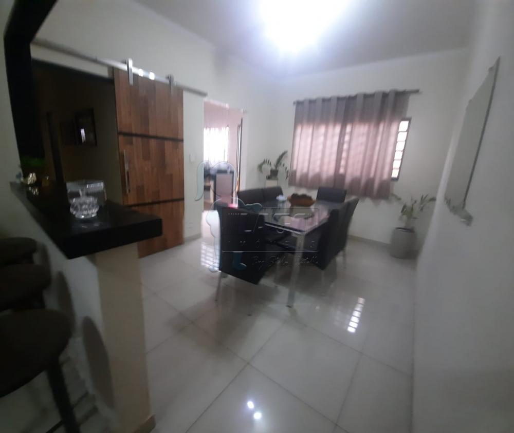 Alugar Casas / Padrão em Ribeirão Preto R$ 1.800,00 - Foto 4