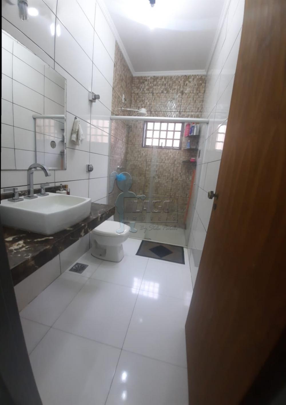 Alugar Casas / Padrão em Ribeirão Preto R$ 1.800,00 - Foto 13