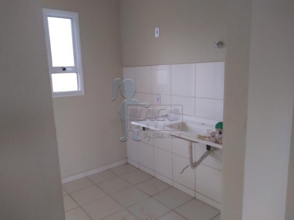 Alugar Casas / Padrão em Ribeirão Preto R$ 900,00 - Foto 5