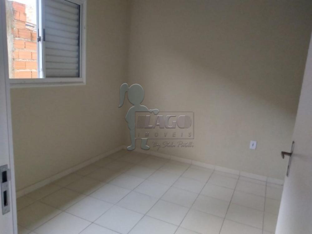 Alugar Casas / Padrão em Ribeirão Preto R$ 900,00 - Foto 2