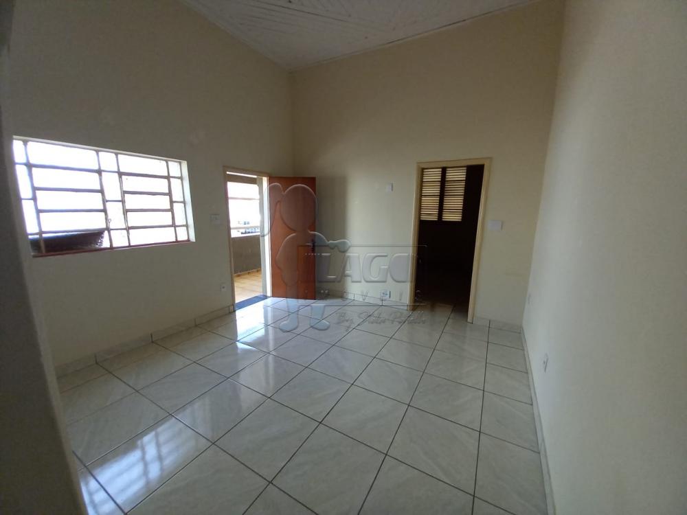 Alugar Casas / Padrão em Ribeirão Preto R$ 900,00 - Foto 2