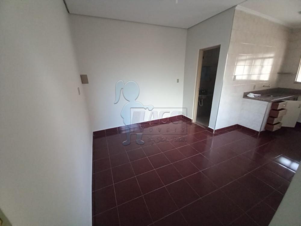 Alugar Casas / Padrão em Ribeirão Preto R$ 850,00 - Foto 6